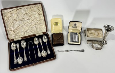 Lot 282 - A cased set of teaspoons and sugar nips, John...