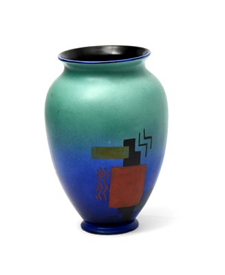 Lot 89 - A Wiltshaw & Robinson Carlton Ware Handcraft...