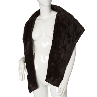 Lot 568 - A dyed ermine stole.