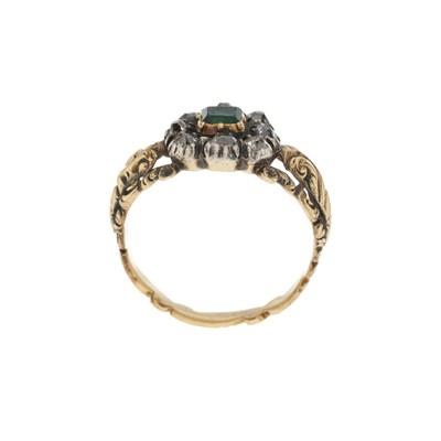 Lot 2 - A late Georgian emerald and diamond cluster ring