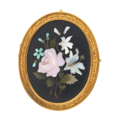 Lot 11 - A late Victorian gold pietra dura floral pendant brooch