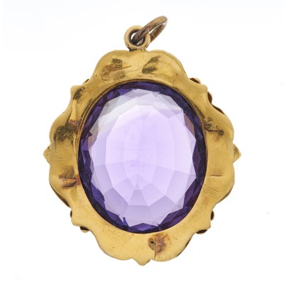 Lot 14 - A late Victorian gold amethyst pendant