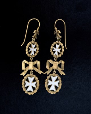 Lot 10 - A pair of yellow metal white enamel Maltese cross drop earrings