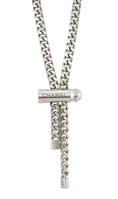 Lot 328 - Chanel, an oversized clinch chain necklace.