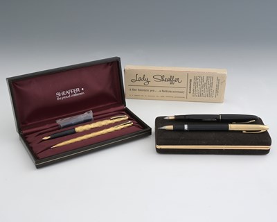 Lot 81 - Sheaffer, a Triumph Admiral II fountain pen...