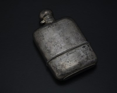 Lot 132 - A George V silver spirits flask, by G & J W...