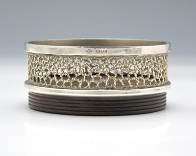 Lot 137 - Stuart Devlin, a Modernist parcel gilt silver...