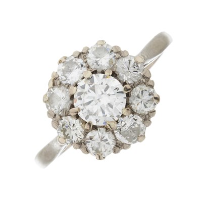 Lot 187 - An 18ct gold diamond cluster ring