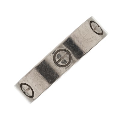 Lot 37 - Cartier, an 18ct gold Love band ring