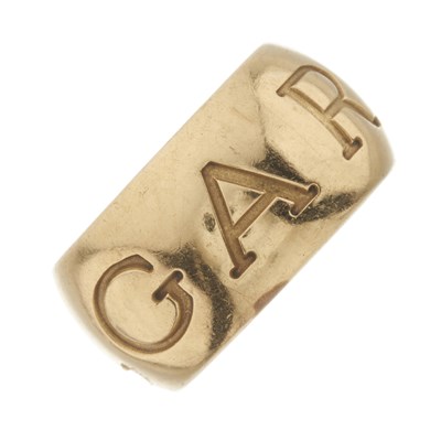 Lot 40 - Bulgari, an 18ct gold Monologo band ring