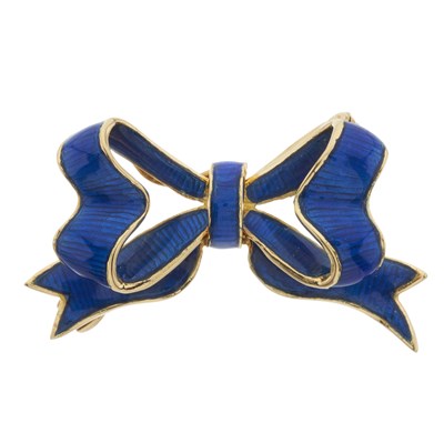 Lot 36 - An 18ct gold blue guilloche enamel bow pendant brooch