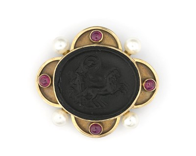 Lot 33 - A 9ct gold pearl, ruby and black glass cameo brooch
