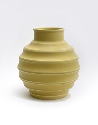 Lot 139 - A large Wedgwood Pottery ball vase designed by...