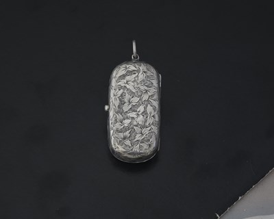 Lot 148 - An Edwardian silver double sovereign holder,...