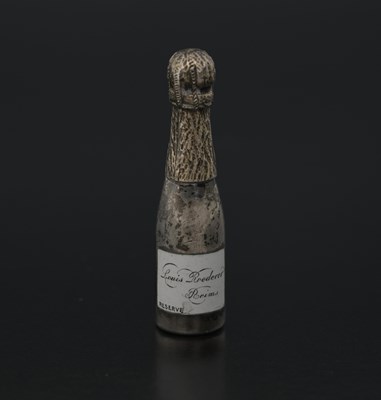 Lot 22 - A novelty scent bottle, apparently unmarked,...