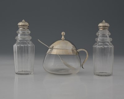 Lot 73 - A late Victorian/Edwardian silver-mounted...