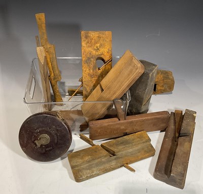 Lot 329 - Late 19th/early 20th century carpentry tools,...