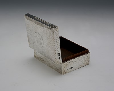 Lot 89 - An Edwardian silver Arts & Crafts style...