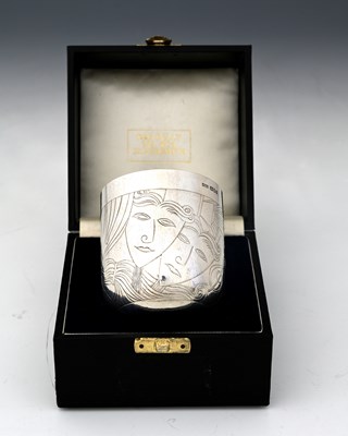 Lot 307 - By Rod Kelly, a cased modernist silver beaker,...