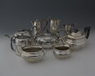 Lot 6 - A collection of plated items,...