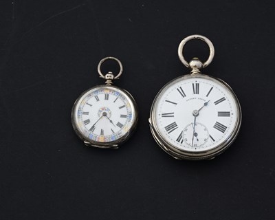 Lot 77 - A fob watch and a pocket watch