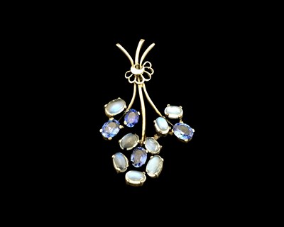Lot 62 - An Art Deco moonstone and synthetic sapphire...
