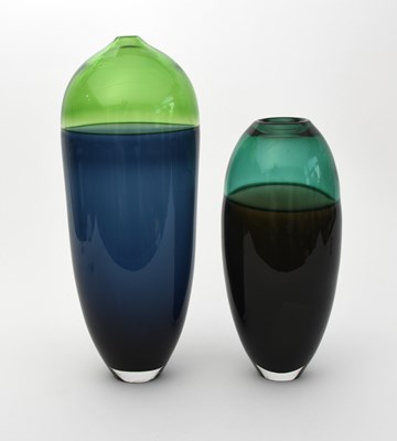 Lot 620 - David Knight ovoid glass vase, dated 2002 blue...