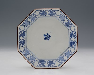 Lot 424 - A Chinese blue and white octagonal dish, Made...
