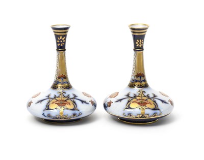 Lot 657 - A pair of James Macintyre & Co Aurelian Ware...