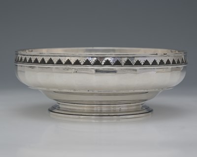 Lot 116A - A George V silver and niello fruit bowl, by...