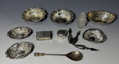Lot 694B - A group of silver and white metal items, to...
