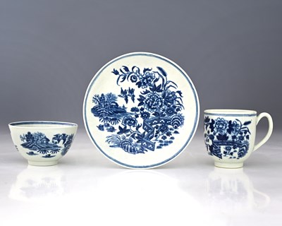 Lot 844 - Worcester, a blue and white trio, crescent...