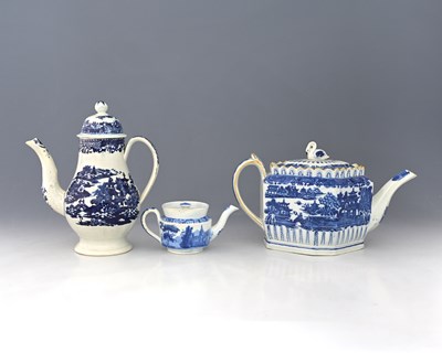 Lot 850 - Three items of 18th and 19th century blue and...