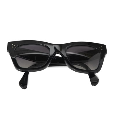 Lot 268 - Celine, a pair of Catherine sunglasses.