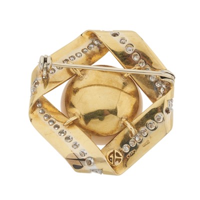 Lot 73 - An 18ct gold pink coral and diamond brooch