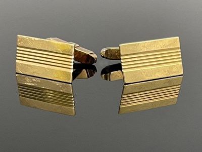 Lot 158 - A pair of 9 carat gold cufflinks, swivel bar...