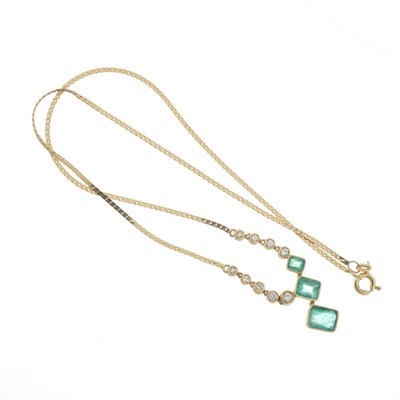 Lot 93 - An 18ct gold emerald and diamond necklace
