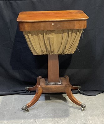 Lot 928 - An early 19th century sewing work box (1)