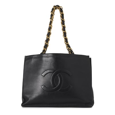 Lot 292 - Chanel, a vintage Jumbo XL Chain Shopping Tote.