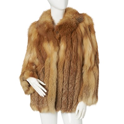 Lot 538 - A red fox fur jacket.