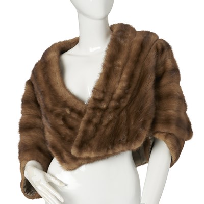 Lot 544 - A pastel mink stole/bolero.