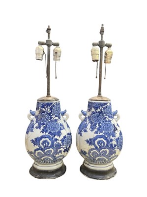 Lot 82 - A pair of Chinese blue and white porcelain...
