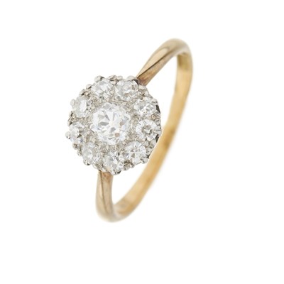Lot 9 - An early 20th century 18ct gold diamond cluster ring