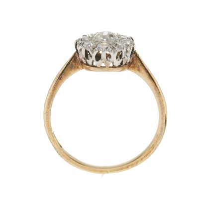 Lot 9 - An early 20th century 18ct gold diamond cluster ring