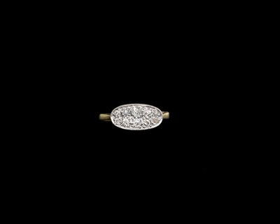 Lot 4 - An 18ct gold diamond cluster dress ring