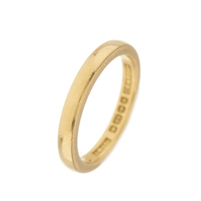 Lot 85 - An Art Deco 22ct gold wedding band ring