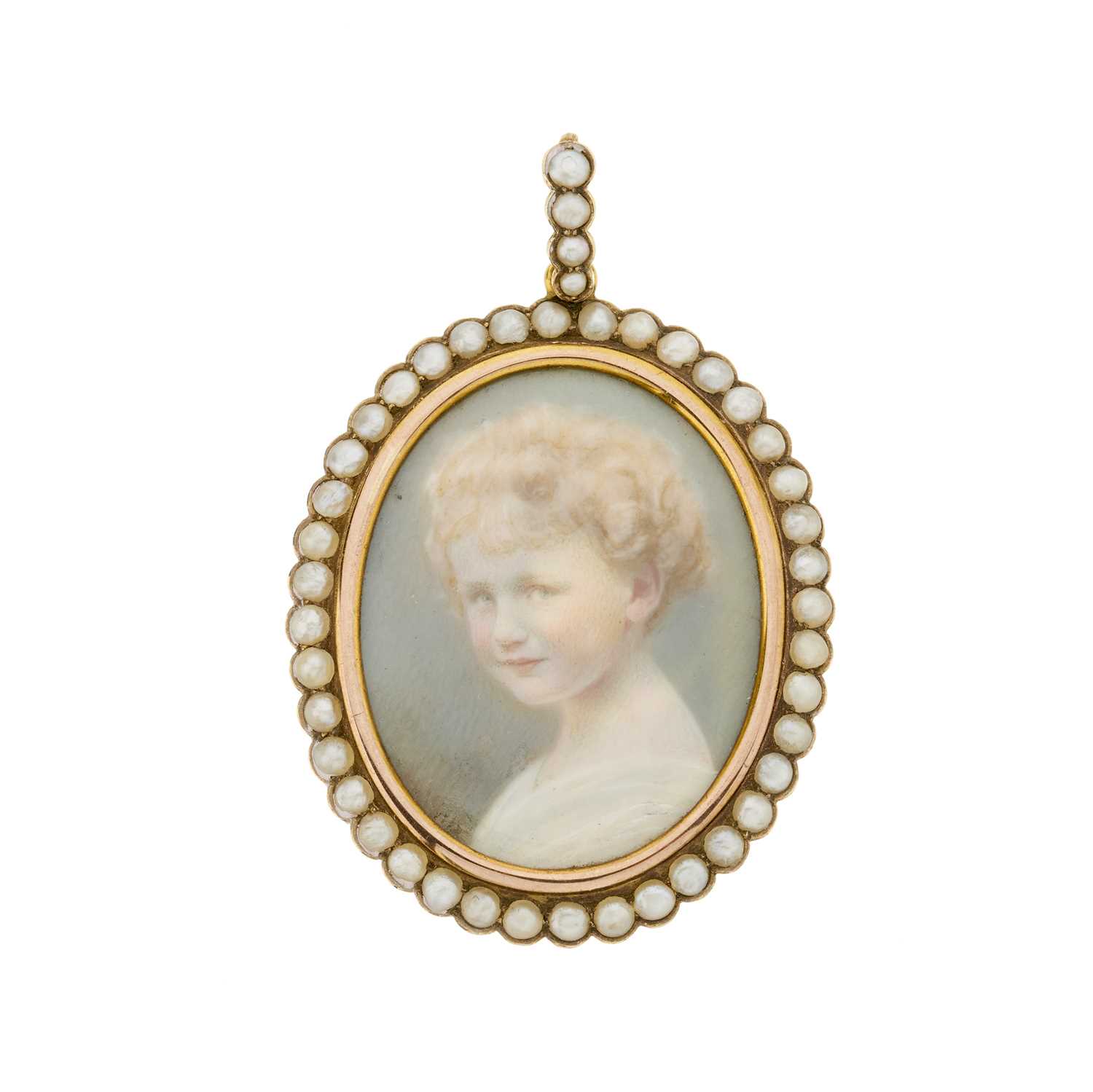 Lot 8 - An early 20th century 9ct gold pearl portrait miniature pendant