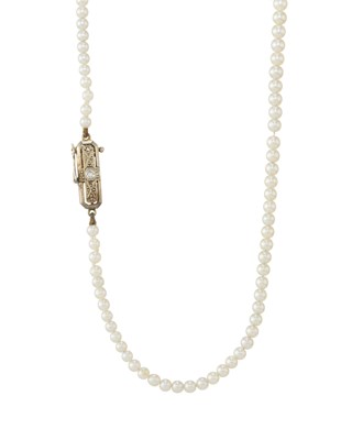 Lot 178 - A mid 20th century pearl single-strand necklace, with 14ct gold diamond clasp