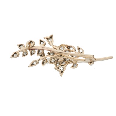 Lot 10 - An early 20th century diamond and pearl floral brooch