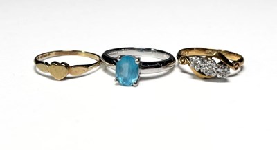 Lot 644 - Three gold gem-set rings